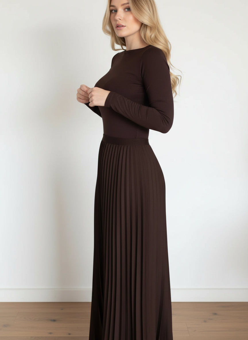 Armonia Long-Sleeved Top and Pleated Skirt Set