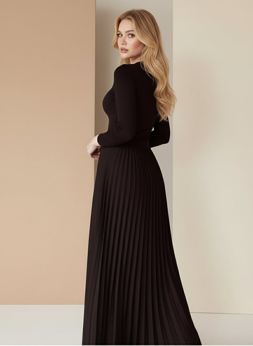 Armonia Long-Sleeved Top and Pleated Skirt Set