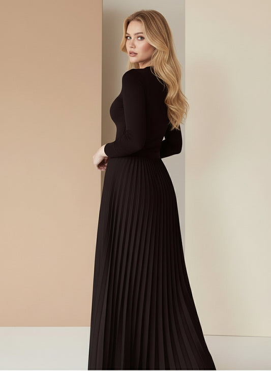 Armonia Long-Sleeved Top and Pleated Skirt Set