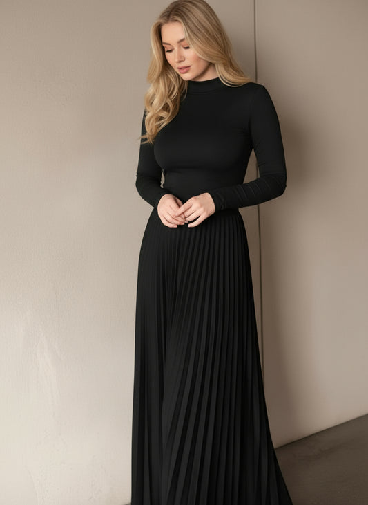 Armonia Long-Sleeved Top and Pleated Skirt Set